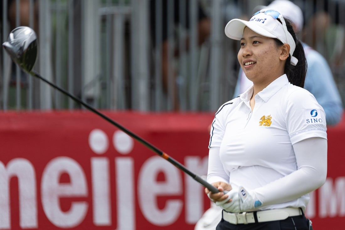 Chanettee Wannasaen and Nasa Hataoka Share the Lead After Dramatic Opening Round of the Honda LPGA Thailand