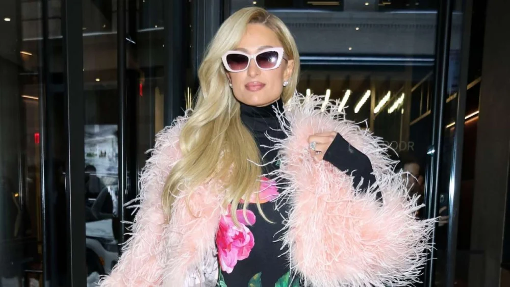 Paris Hilton Unveils Daring Feather "Birthday Suit" at Hypothetical 2026 Grammys, Garnering International Acclaim and Social Media Frenzy