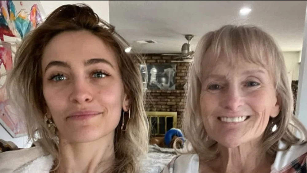 Paris Jackson Spending Tons of Time With Mom Debbie Rowe … Riding Horses at Her Ranch