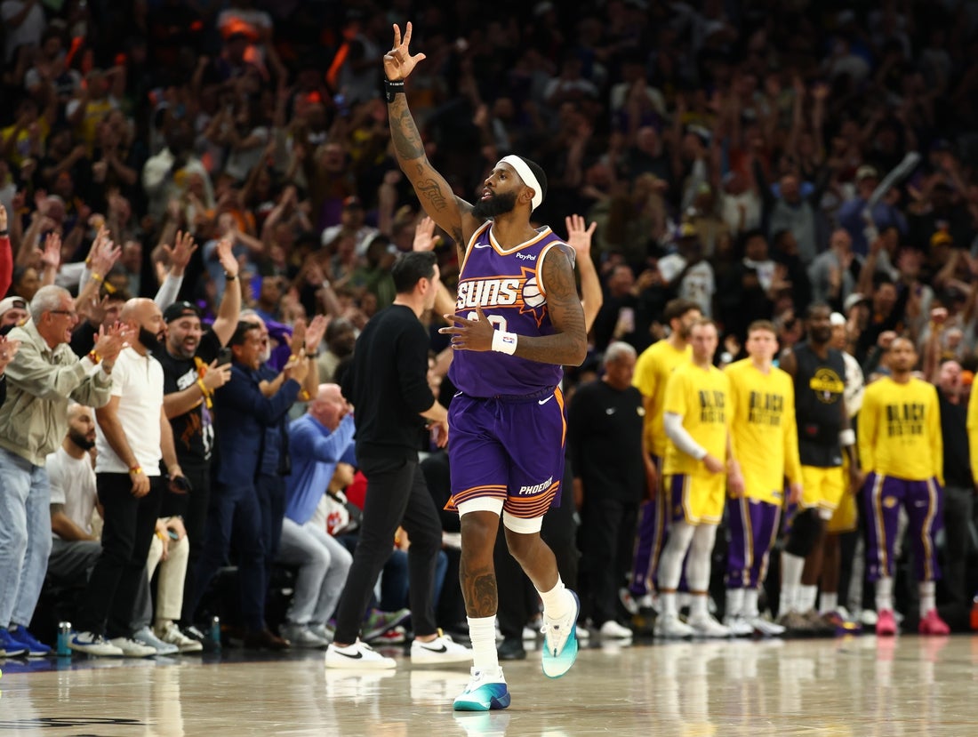 Royce O’Neale’s Buzzer-Beater Lifts Suns Over Lakers in Thriller as NBA Sees Multiple Upsets and Record-Breaking Performances