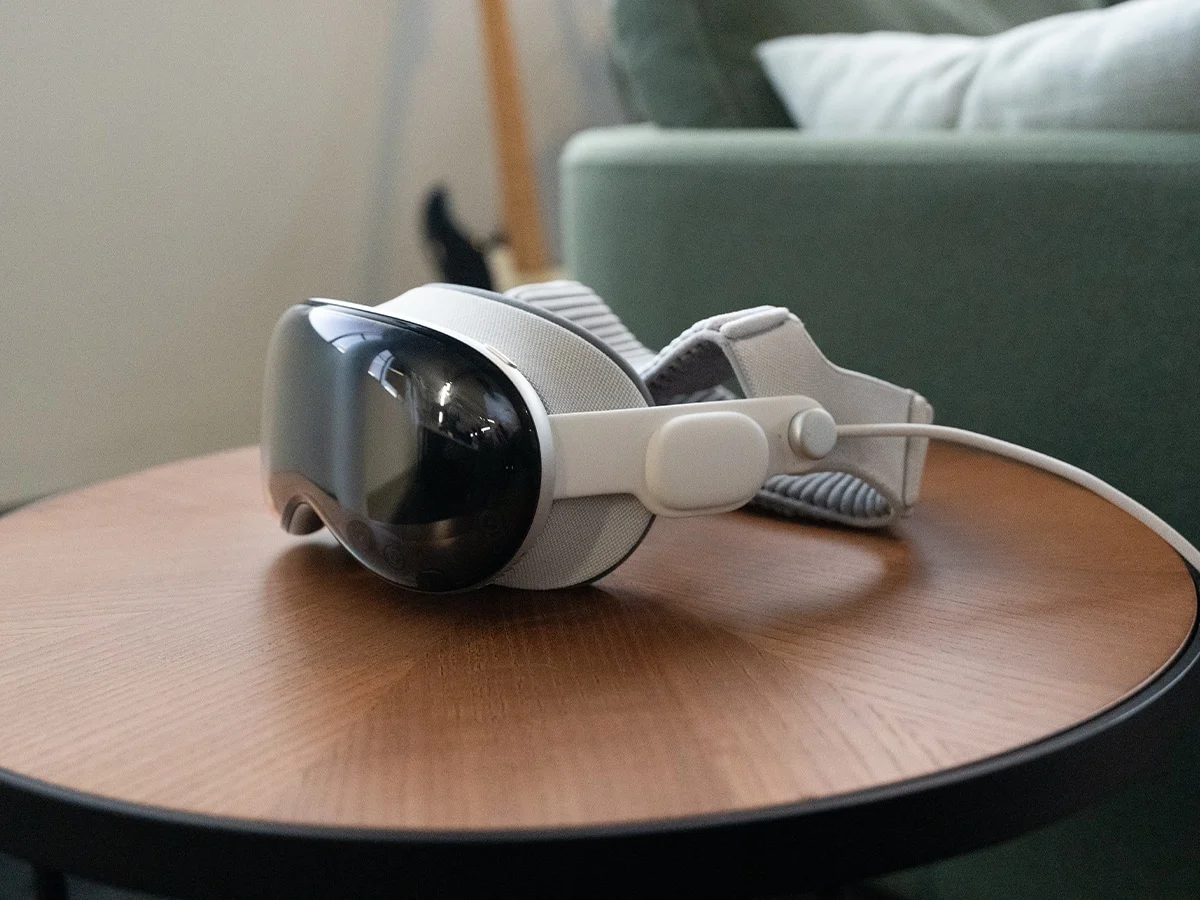 Apple Vision Pro M5 Review Evaluating the Technological Evolution of Spatial Computing and its Market Viability