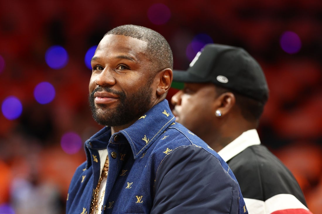 Floyd Mayweather Announces Summer Exhibition Bout in Athens, Paving Way for Pacquiao Rematch