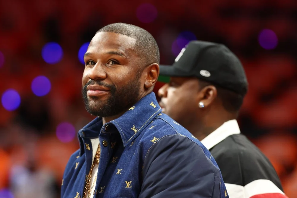 Floyd Mayweather Announces Summer Exhibition Bout in Athens, Paving Way for Pacquiao Rematch