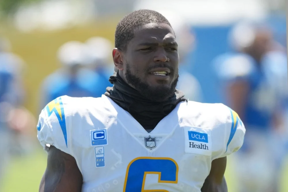 Los Angeles Chargers Re-Sign Veteran Linebacker Denzel Perryman to One-Year Deal