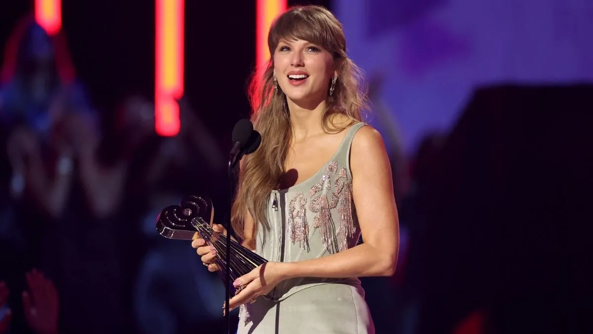 Taylor Swift Shines in Corset-Style Ensemble at the iHeartRadio Music Awards Alongside Travis Kelce