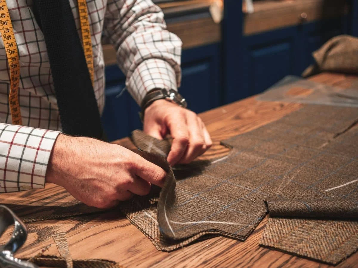 The Science of the Perfect Fit How Professional Tailoring Transforms the Modern Menswear Wardrobe