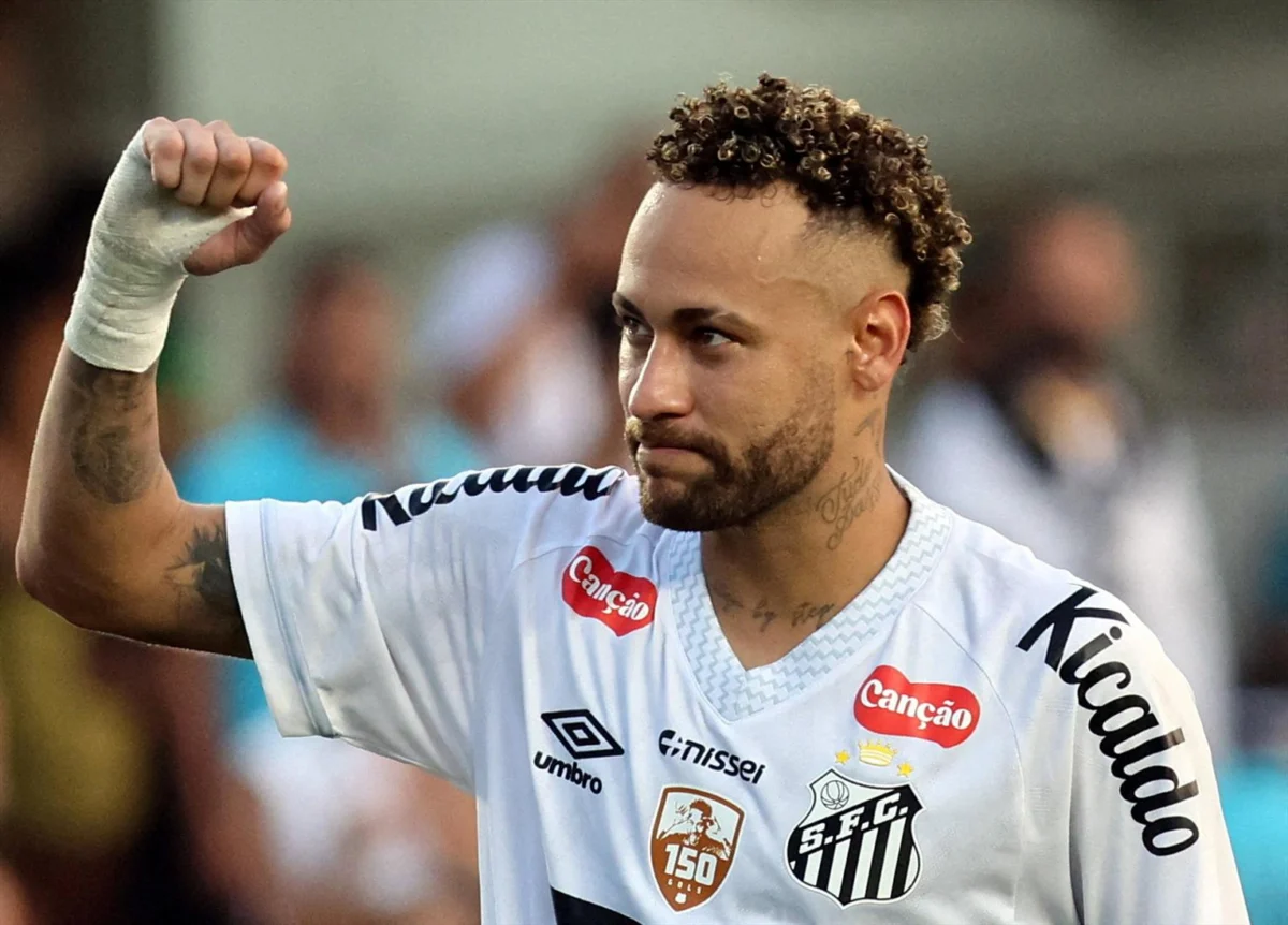 Neymar Addresses Future Amidst FC Cincinnati Transfer Speculation, Remains Focused on Santos Contract and National Team Aspirations