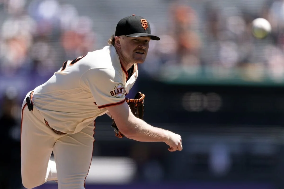 Giants Unleash Offensive Barrage in Dominant Victory Over Brewers
