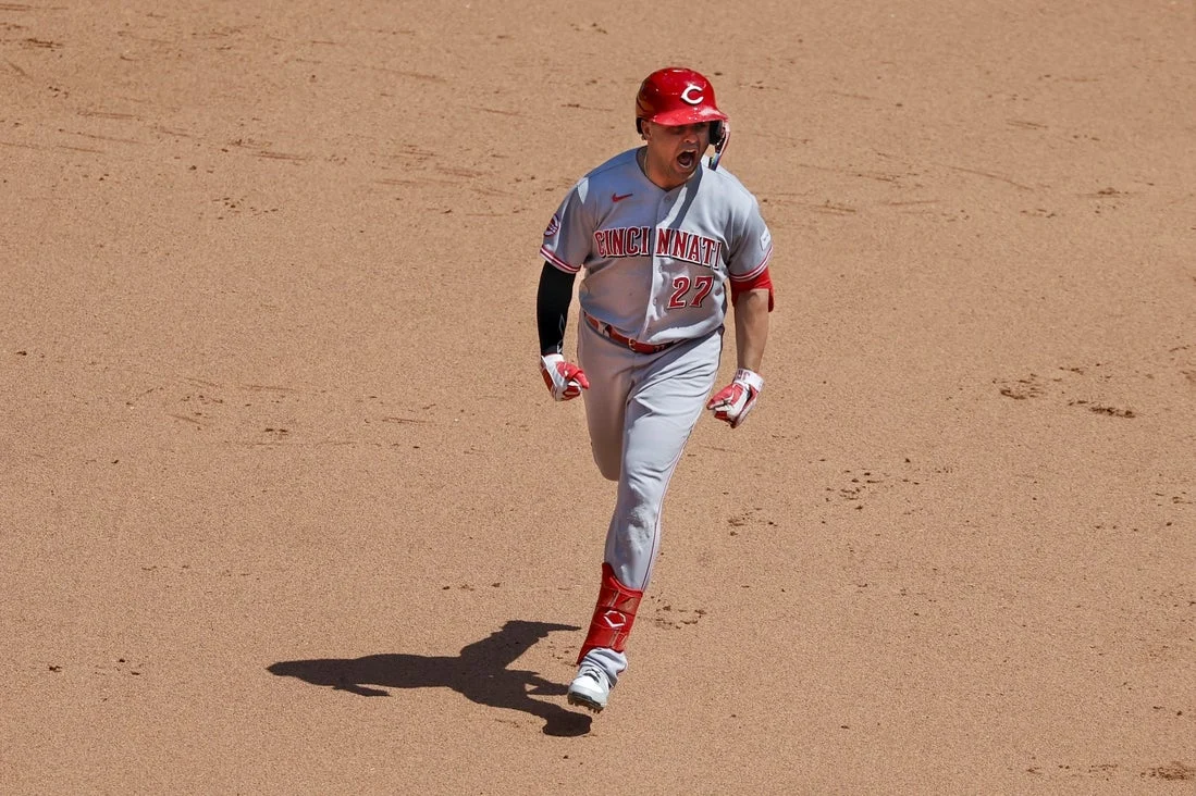 Sal Stewart’s Seventh-Inning Blast Propels Reds to Victory Over Mariners, Shakes Up AL West Standings