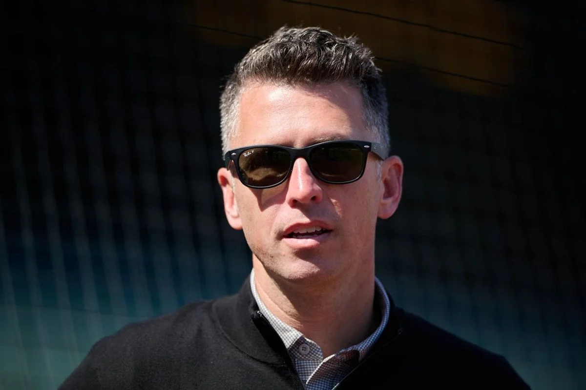 Giants President Buster Posey Orchestrates Sweeping Roster Overhaul Aiming to End Playoff Drought Amidst Rangers’ Slump