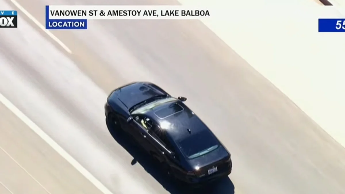LAPD Car Chase: Police Pursuing Burglary Suspect