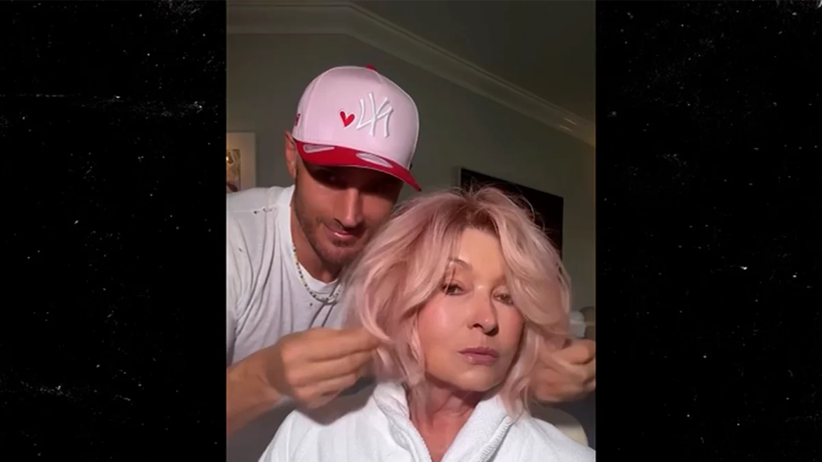 Martha Stewart’s New Hair Color Is A Good Thing!