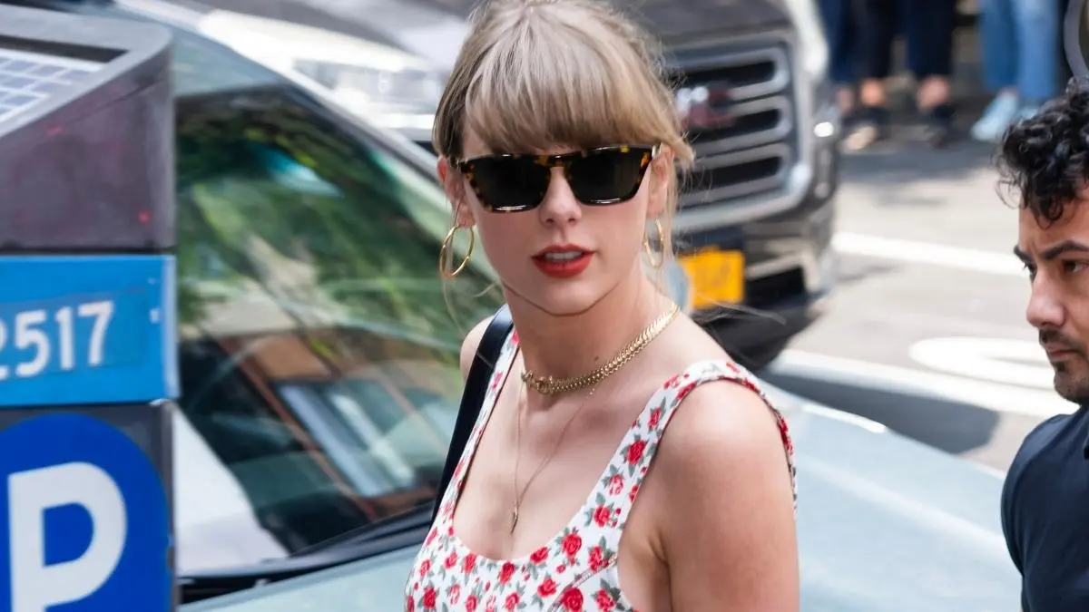 Taylor Swift Captivates at "The Eras Tour: The Final Show" Campaign Event in Los Angeles with Timeless Summer Elegance