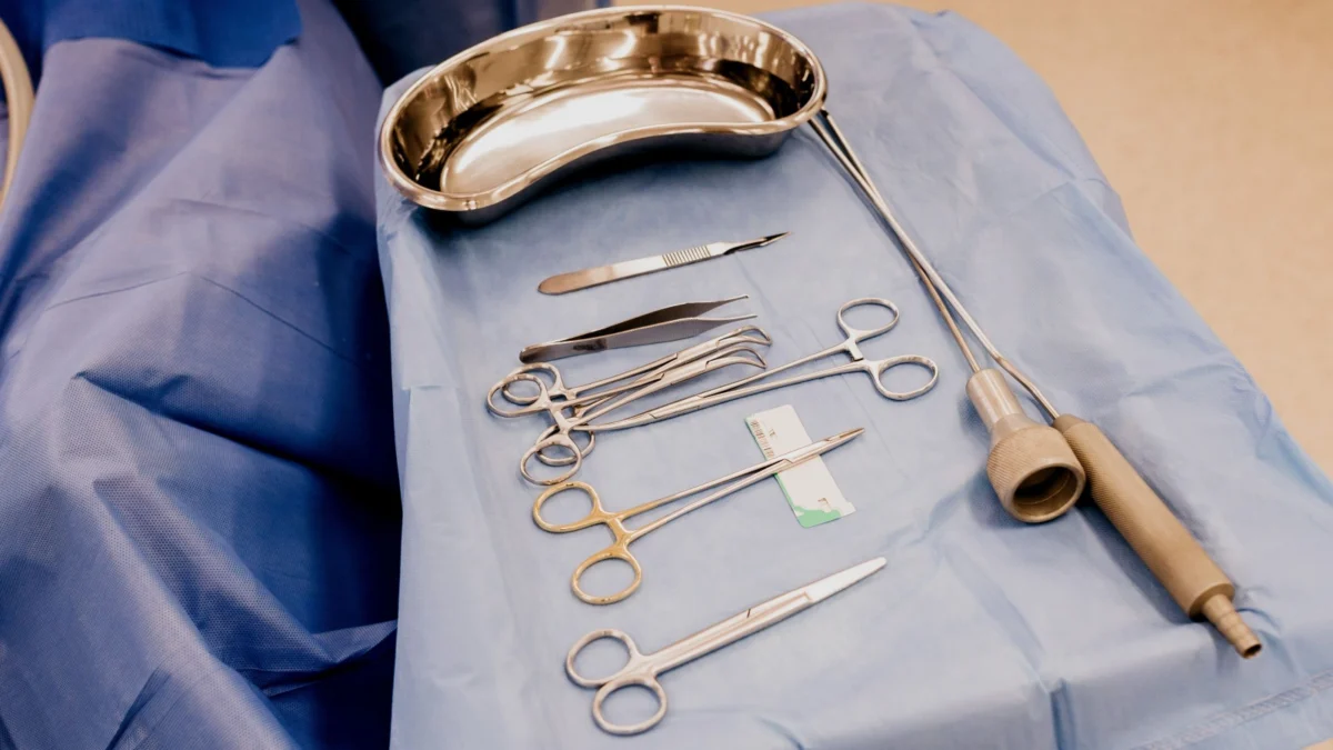 UK Surgeon Struck Off After Performing Procedure Not Compatible With Life During Emergency Operation at Royal Oldham Hospital