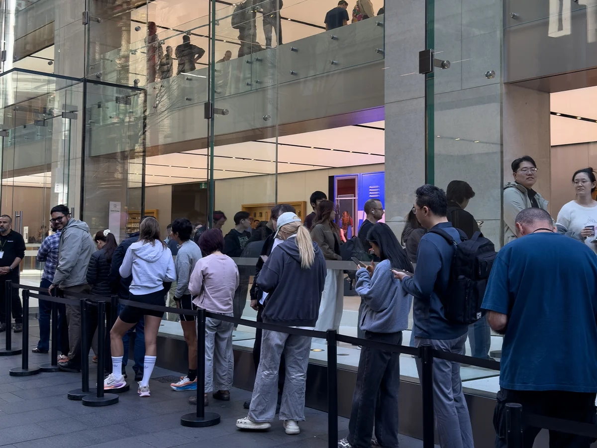 Apple iPhone 18 Pro Launch Sees Dedicated Crowds in Sydney Despite Premium Price Points and Model Delays