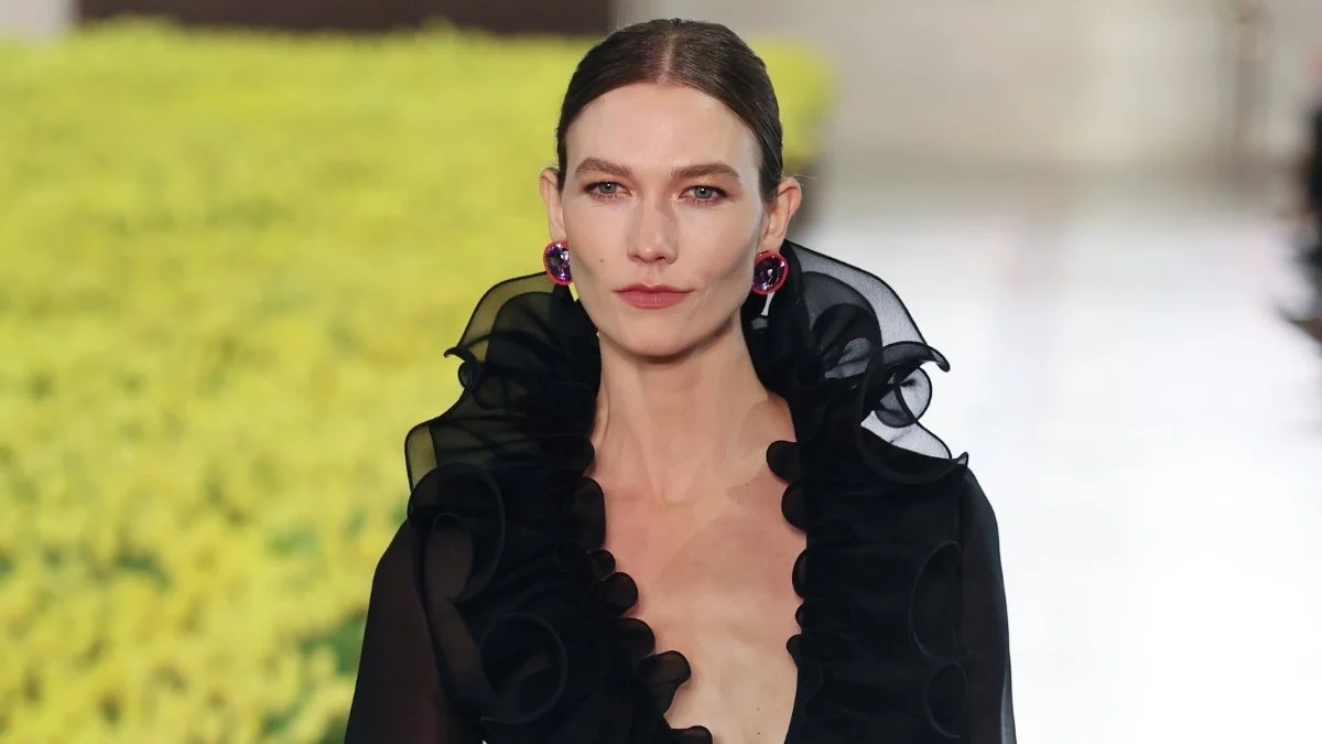 Karlie Kloss Bares All in Completely See-Through Plunging Dress at Carolina Herrera NYFW Show