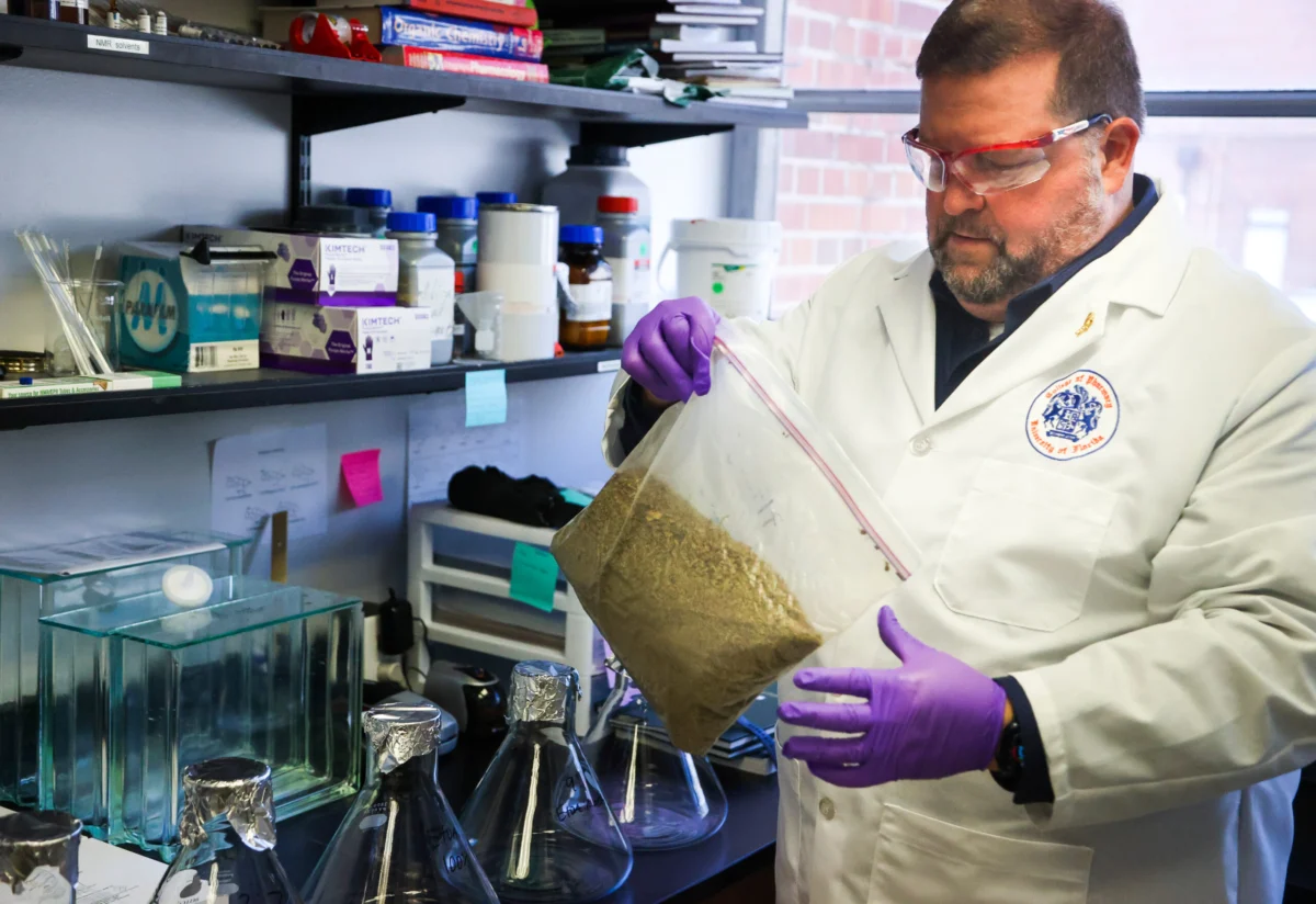 Leading Kratom Scientist Accused of Undisclosed Industry Ties Amid Rising Health Concerns and Policy Battles
