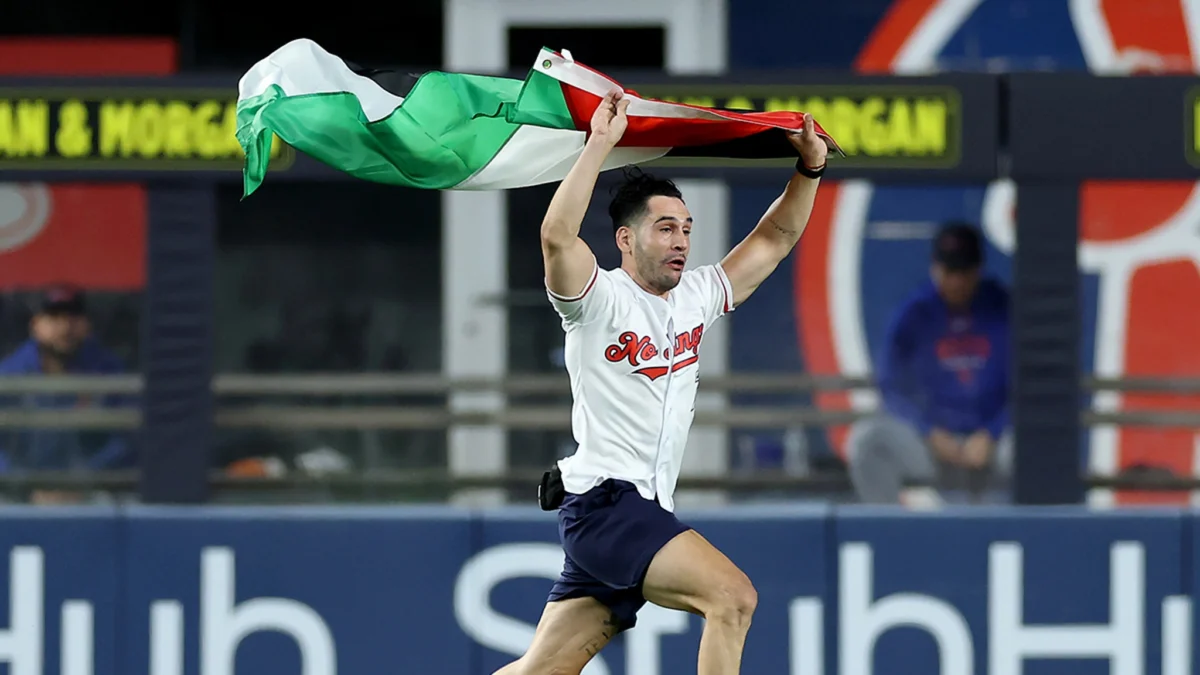 Palestinian Flag Waver Arrested By NYPD After Interrupting Yankees-Mets Game on 9/11
