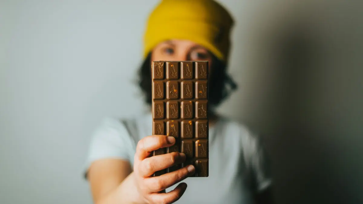 New Research Suggests Smelling Dark Chocolate Enhances Resistance Training Performance Without Increasing Perceived Exertion