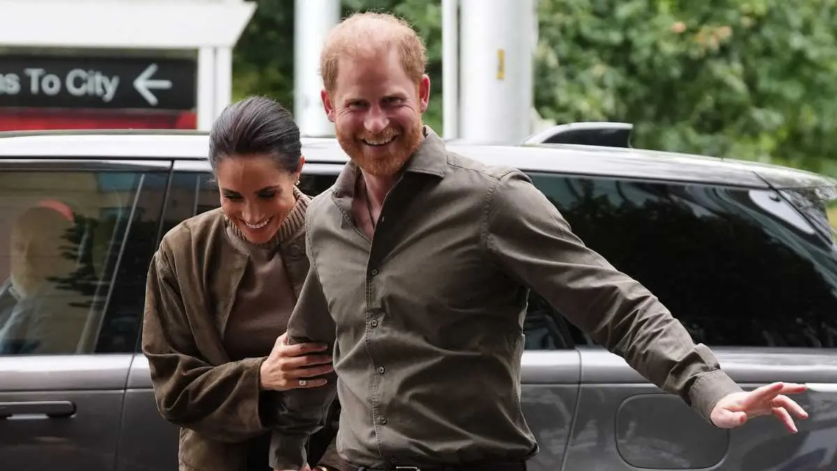 Prince Harry and Meghan Markle Said to Fly Out of UK for Christmas, Sources Claim