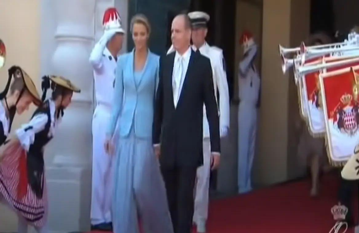 Princess Charlene’s Unconventional Bridal Ensemble Redefined Royal Wedding Fashion
